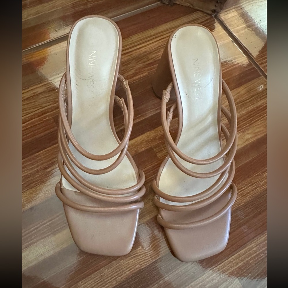 Nine West nude heels 8
